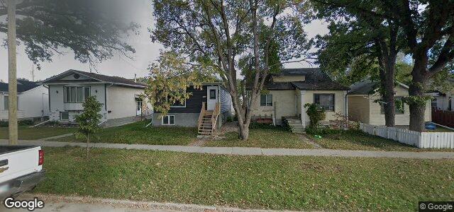 Photo of 585 Deniset Street in Winnipeg, Manitoba