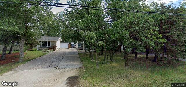 881 Charleswood Road（加拿大曼尼托巴省溫尼伯市）房屋照片