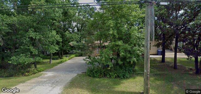 889 Charleswood Road（加拿大曼尼托巴省溫尼伯市）房屋照片