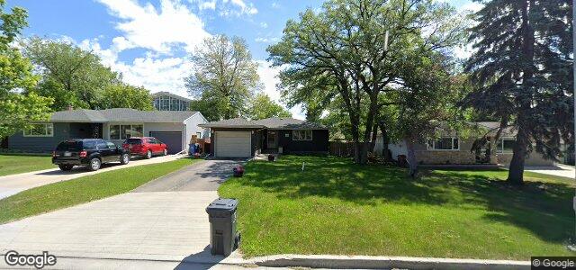 2420 Assiniboine Crescent（加拿大曼尼托巴省溫尼伯市）房屋照片