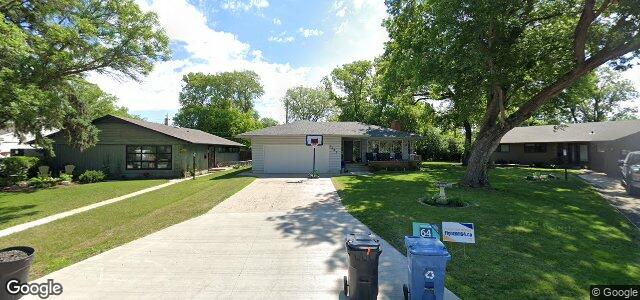 2426 Assiniboine Crescent（加拿大曼尼托巴省溫尼伯市）房屋照片