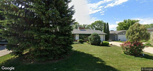 2446 Assiniboine Crescent（加拿大曼尼托巴省溫尼伯市）房屋照片