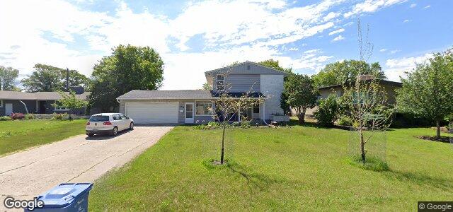 2454 Assiniboine Crescent（加拿大曼尼托巴省溫尼伯市）房屋照片