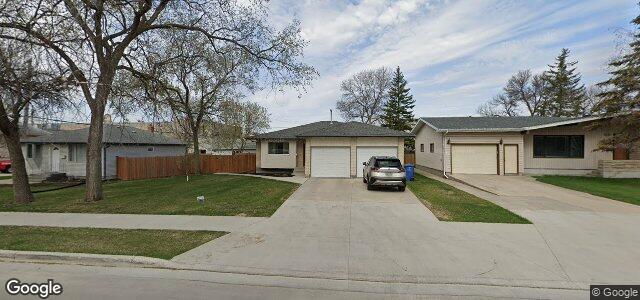 Photo of 206 Thompson Drive in Winnipeg, Manitoba