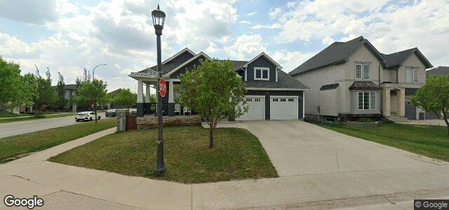 Photo of 2 Clovercrest Bay in Winnipeg, Manitoba