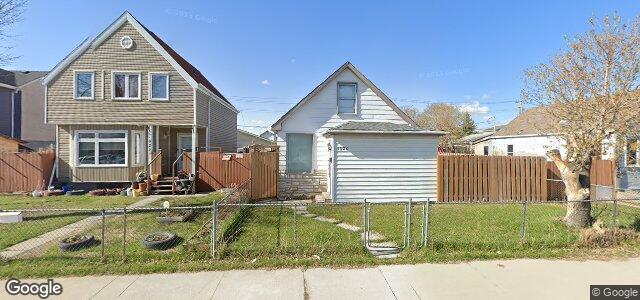 Photo of 1826 Ross Avenue W in Winnipeg, Manitoba