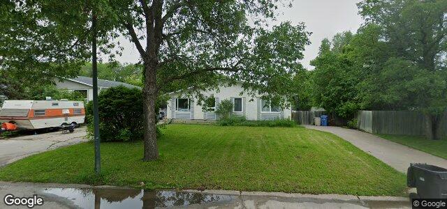 241 Risbey Crescent（加拿大曼尼托巴省溫尼伯市）房屋照片