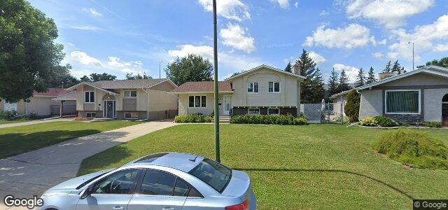 327 Risbey Crescent（加拿大曼尼托巴省溫尼伯市）房屋照片