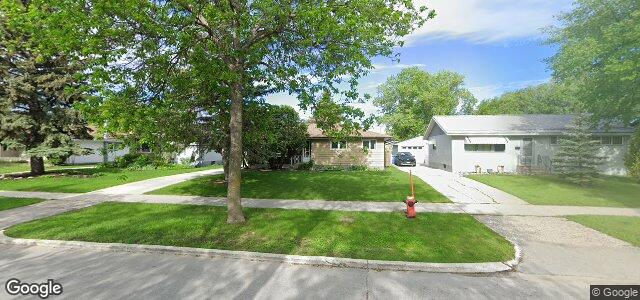 704 Isbister Street（加拿大曼尼托巴省溫尼伯市）房屋照片