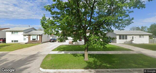 Larawan ng 740 Isbister Street sa Winnipeg, Manitoba