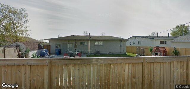 Photo of 824 Buchanan Boulevard in Winnipeg, Manitoba