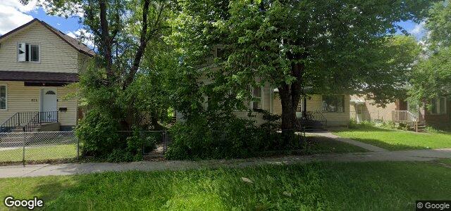 Photo of 818 Magnus Avenue in Winnipeg, Manitoba