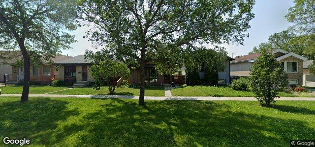 Larawan ng 892 Kildare Avenue E sa Winnipeg, Manitoba