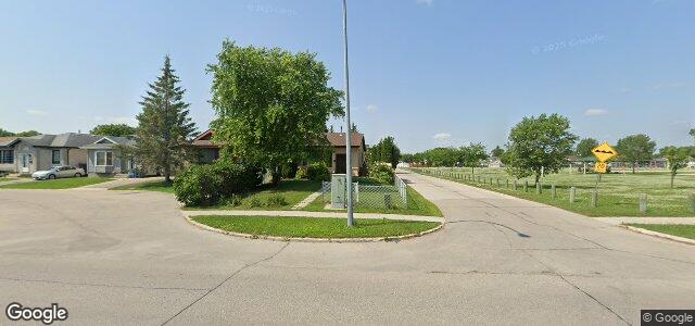 Larawan ng 924 Mcmeans Avenue E sa Winnipeg, Manitoba
