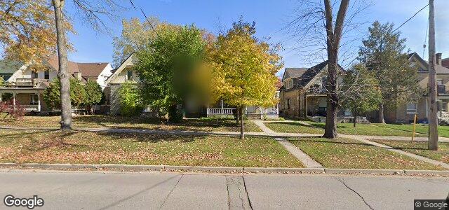 696 Waterloo Street（加拿大曼尼托巴省溫尼伯市）房屋照片