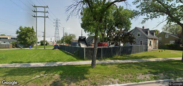 Photo of 207 Midwinter Avenue in Winnipeg, Manitoba