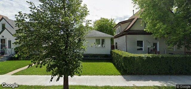 Photo of 388 Larsen Avenue in Winnipeg, Manitoba