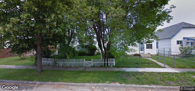 Photo of 439 Winterton Avenue in Winnipeg, Manitoba