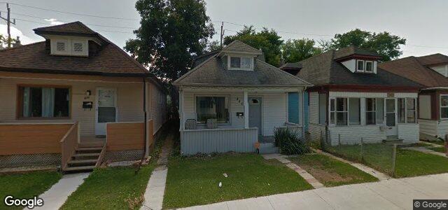 Photo of 444 Harbison Avenue W in Winnipeg, Manitoba