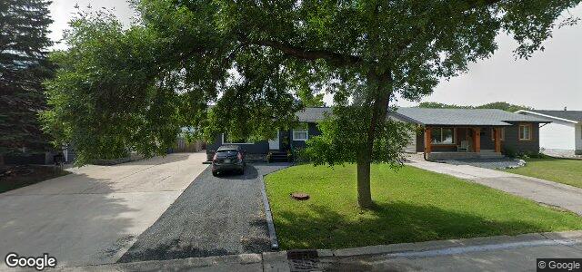 Photo of 285 Lake Ridge Road in Winnipeg, Manitoba