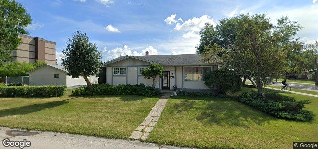 Photo of 957 Buchanan Boulevard in Winnipeg, Manitoba