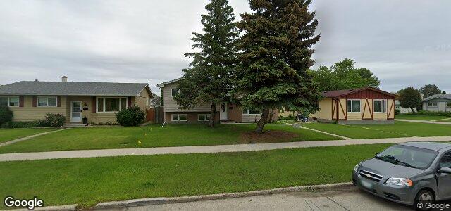 Photo of 971 Buchanan Boulevard in Winnipeg, Manitoba