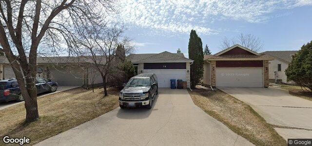 16 Hedgestone Crescent（加拿大曼尼托巴省溫尼伯市）房屋照片