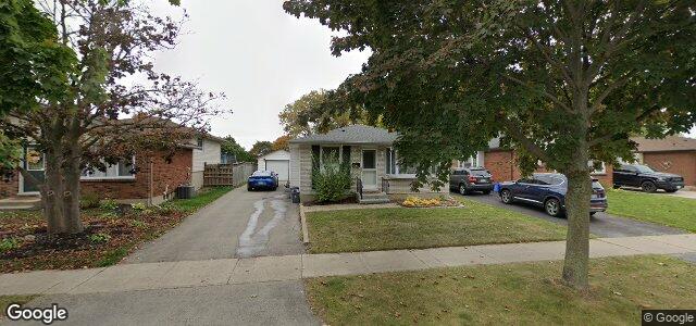 Photo of 23 Harding Crescent in Winnipeg, Manitoba