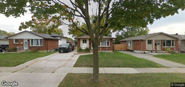 31 Harding Crescent（加拿大曼尼托巴省溫尼伯市）房屋照片