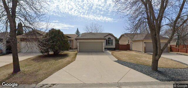Larawan ng 8 Hedgestone Crescent sa Winnipeg, Manitoba