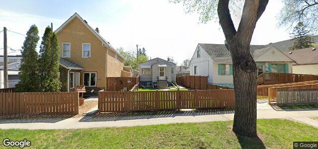 Photo of 635 Alverstone Street in Winnipeg, Manitoba