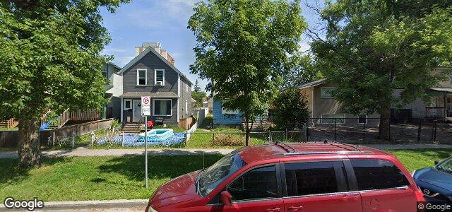 Photo of 453 Flora Avenue in Winnipeg, Manitoba