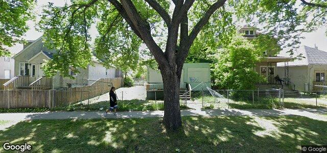 498 Flora Avenue（加拿大曼尼托巴省溫尼伯市）房屋照片