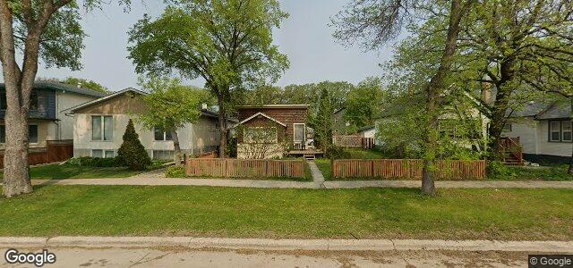 Photo of 679 Lorette Avenue in Winnipeg, Manitoba
