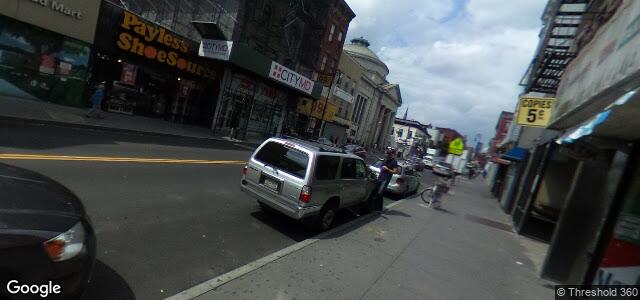 Larawan ng 800 Manhattan Avenue sa Winnipeg, Manitoba