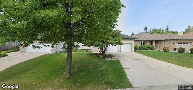 Photo of 101 Donnington Road in Winnipeg, Manitoba