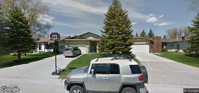 102 Epsom Crescent（加拿大曼尼托巴省溫尼伯市）房屋照片