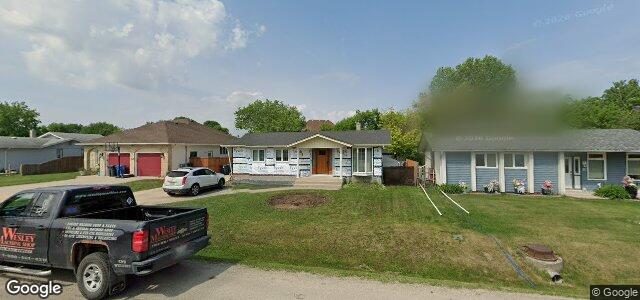 Photo of 758 Oakdale Drive in Winnipeg, Manitoba
