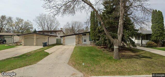 Photo of 10 Thornhill Bay in Winnipeg, Manitoba