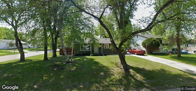 Photo of 2 Lafayette Bay in Winnipeg, Manitoba