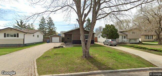 Photo of 63 Acadia Bay in Winnipeg, Manitoba