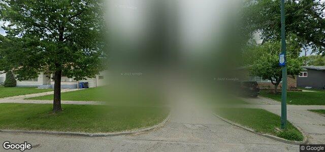 Larawan ng 43 Macklin Avenue sa Winnipeg, Manitoba