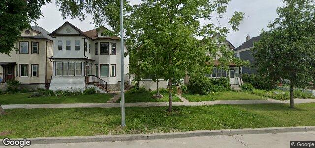 Photo of 81 Martin Avenue W in Winnipeg, Manitoba
