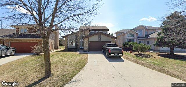 121 Surfside Crescent（加拿大曼尼托巴省溫尼伯市）房屋照片