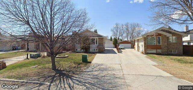 15 Charbonneau Crescent（加拿大曼尼托巴省溫尼伯市）房屋照片