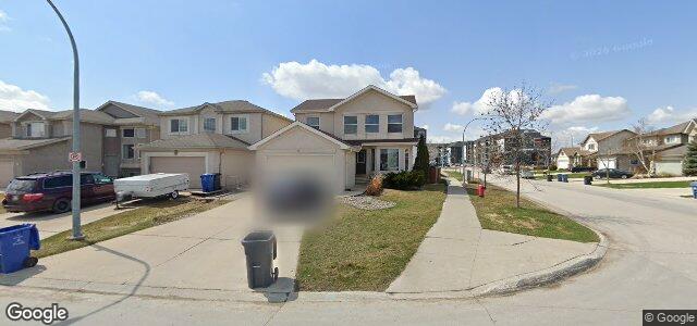 Photo of 2 Scholberg Lane in Winnipeg, Manitoba