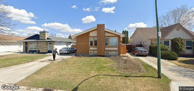 201 Charbonneau Crescent（加拿大曼尼托巴省溫尼伯市）房屋照片