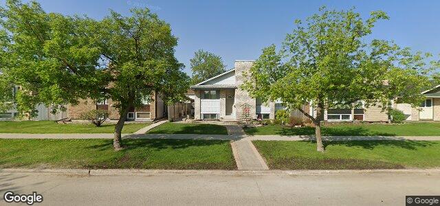 Photo of 262 Island Shore Boulevard in Winnipeg, Manitoba