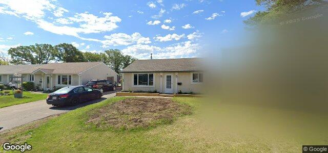 Larawan ng 90 Cornwall Boulevard sa Winnipeg, Manitoba