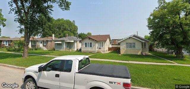 215 Burrin Avenue（加拿大曼尼托巴省溫尼伯市）房屋照片